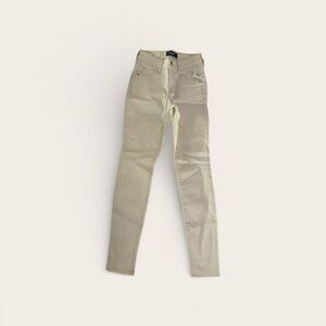 Old Navy Women’s Skinny Jeans NWT